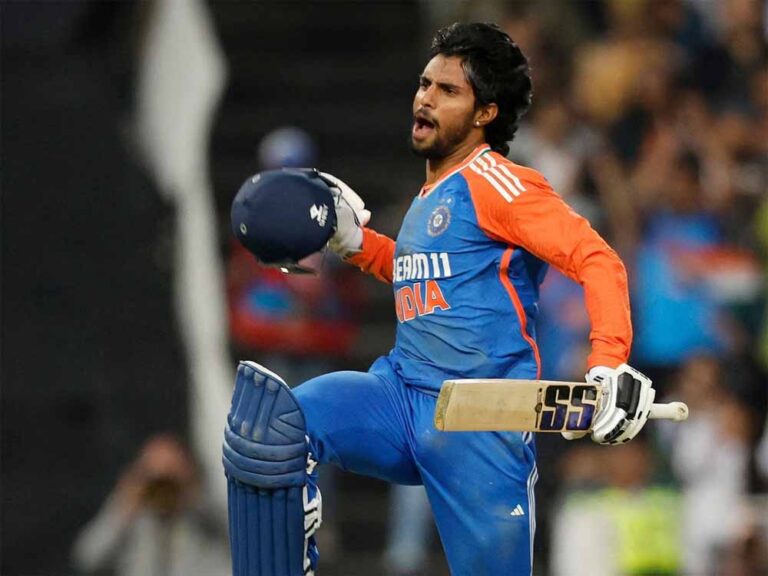 भारतीय क्रिकेट की धूम: ICC टी20 रैंकिंग में तिलक वर्मा का उछाल, वरुण चक्रवर्ती शीर्ष पर भारतीय क्रिकेट की धूम: ICC टी20 रैंकिंग में तिलक वर्मा का उछाल, वरुण चक्रवर्ती शीर्ष पर