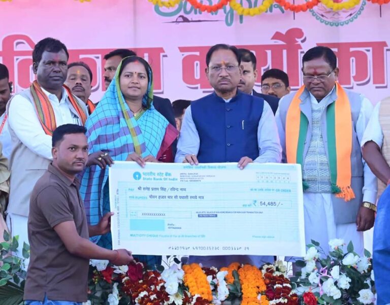 मुख्यमंत्री विष्णु देव साय ने की नगर पंचायत भटगांव के विकास के लिए एक करोड़ रुपए की घोषणा