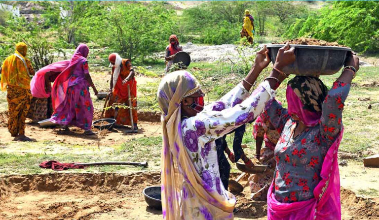 भिंड प्रशासन ने मनरेगा मजदूरों पर सख्ती, 70% मजदूरों को छोड़ा जाएगा, 84 हजार मजदूर प्रभावित