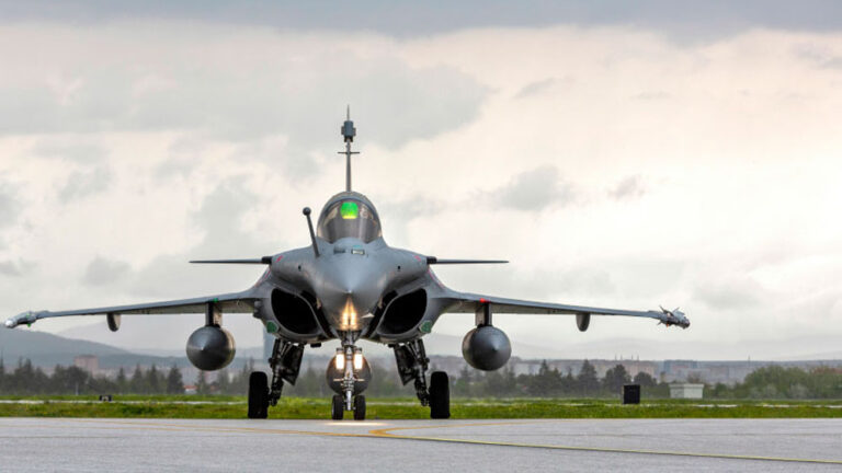 5वीं पीढ़ी के फाइटर जेट पर भारत का बड़ा फैसला, राफेल के साथ होगा शामिल