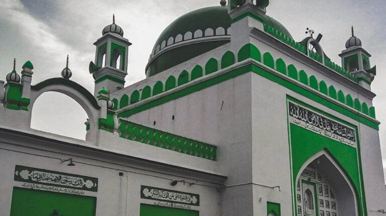 संभल में बड़ा कदम! कब्रिस्तान पर कब्जा करने वालों का डाटा हो रहा तैयार