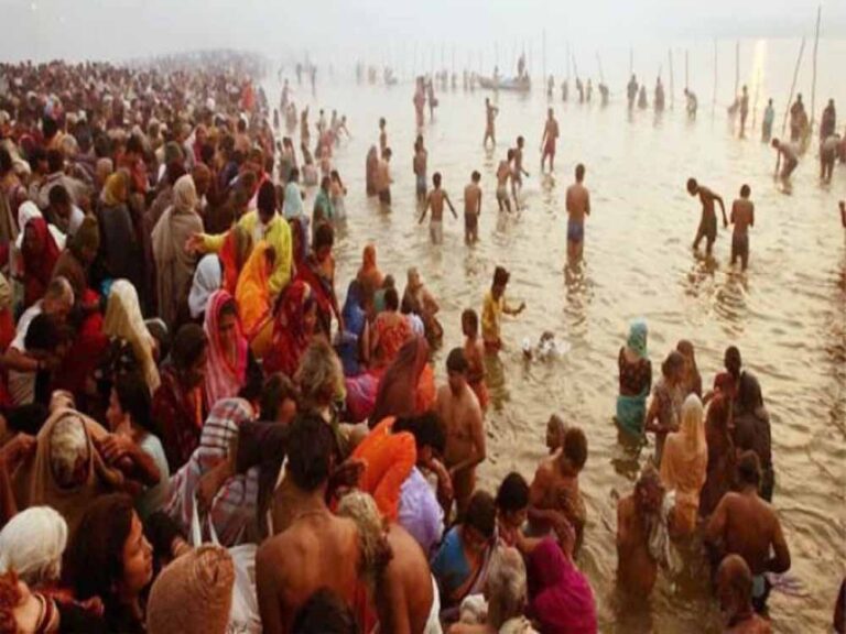 आधी रात 12:03 बजे बदलेगी तिथि, माघ अमावस्या किस दिन पड़ेगी? आधी रात 12:03 बजे बदलेगी तिथि, माघ अमावस्या किस दिन पड़ेगी?