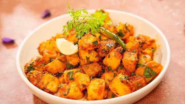 कम समय में बनाएं लाजवाब हींग वाले आलू, लंच-डिनर के लिए परफेक्ट
