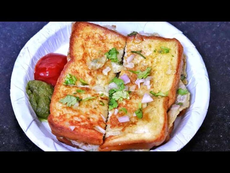 सुबह की भूख मिटाएगा चीजी ब्रेड आमलेट, सिर्फ 5 मिनट में बनकर तैयार