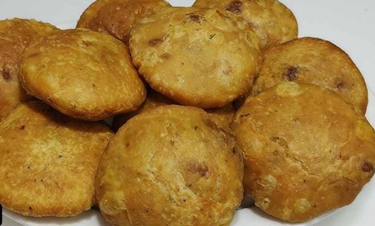 नाश्ते में ट्राय करें आलू की कचौड़ी, दाल को भूल जाएंगे नाश्ते में ट्राय करें आलू की कचौड़ी, दाल को भूल जाएंगे