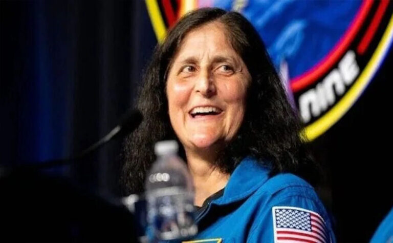 NASA से रिटायर हुईं सुनीता विलियम्स, अंतरिक्ष की यात्रा के बाद अब भारत में मौजूद