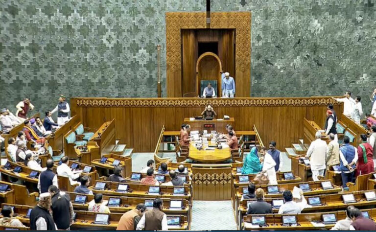 सांसदों को चेतावनी: समय पर न पहुंचे तो हाजिरी कटेगी, सैलरी भी प्रभावित होगी