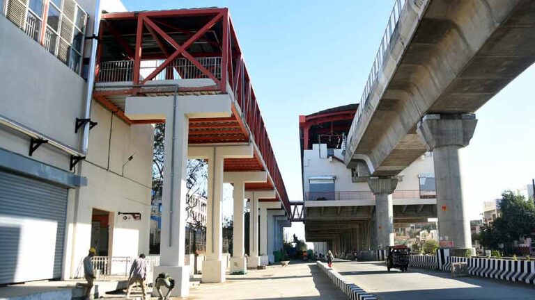 मेट्रो का रोमांचक सफर: भोपाल में मार्च से शुरू होगा रैंप निर्माण, ट्रेन जाएगी जमीन से ऊपर मेट्रो का रोमांचक सफर: भोपाल में मार्च से शुरू होगा रैंप निर्माण, ट्रेन जाएगी जमीन से ऊपर