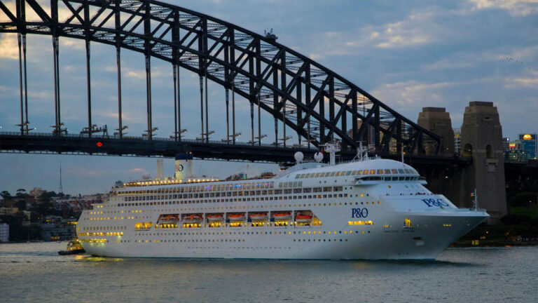 2300 लोगों का क्रूज, जहां नहीं पहन सकते कपड़े! 1.5 लाख रुपये में 11 दिन की ट्रिप, जानिए बाकी अजीब शर्तें