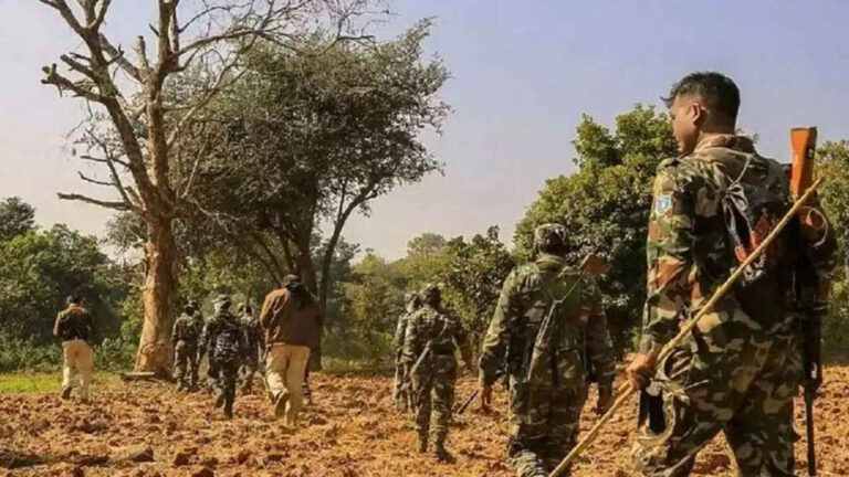 छत्तीसगढ़ में नक्सलियों के खिलाफ बड़ी मुठभेड़, 12 से ज्यादा नक्सली मारे गए