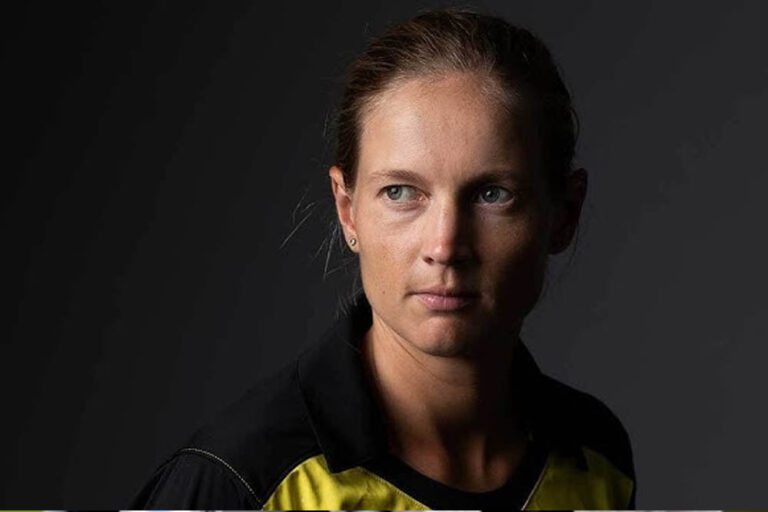 वॉरियर्स ने बनाया अपना नया कप्तान  यूपी वॉरियर्स ने WPL 2026 के लिए पूर्व ऑस्ट्रेलियाई कप्तान मेग लैनिंग को कप्तान बनाया, जीत की नई उम्मीद