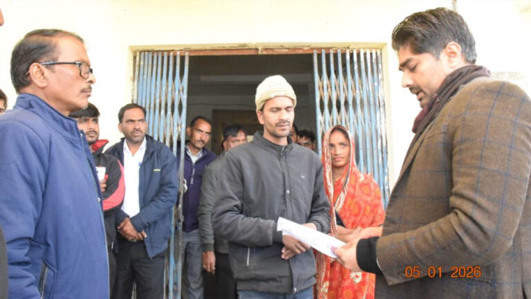 कलेक्टर का एक्शन, तहसीलदार को कलेक्ट्रेट अटैच, कोर्ट रीडर निलंबित, नायब तहसीलदार को कारण बताओ नोटिस