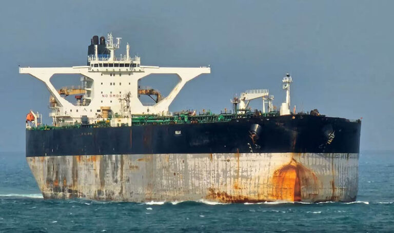 अमेरिकी कब्जे की आशंका के बीच रूस ने वेनेजुएला भेजी सबमरीन, रिश्तों में खटास