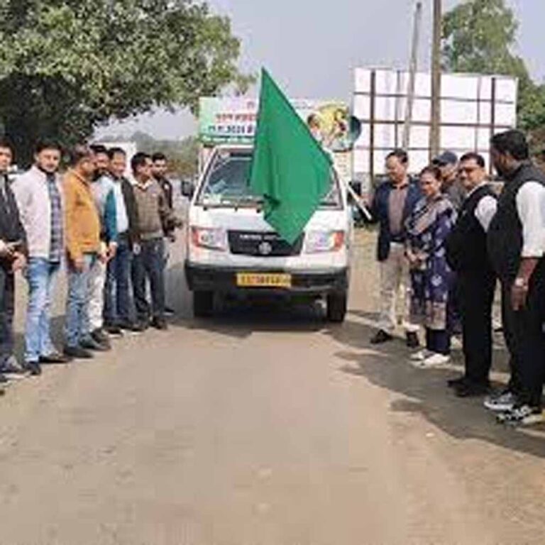 कांकेर कलेक्टर ने स्वास्थ्य सुविधाएं बेहतर बनाने रवाना की मोबाइल मेडिकल यूनिट