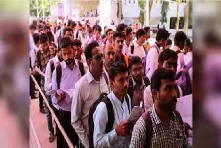 छत्तीसगढ़ में 15 हजार युवाओं को जल्द मिलेगी नौकरी छत्तीसगढ़ में 15 हजार युवाओं को जल्द मिलेगी नौकरी