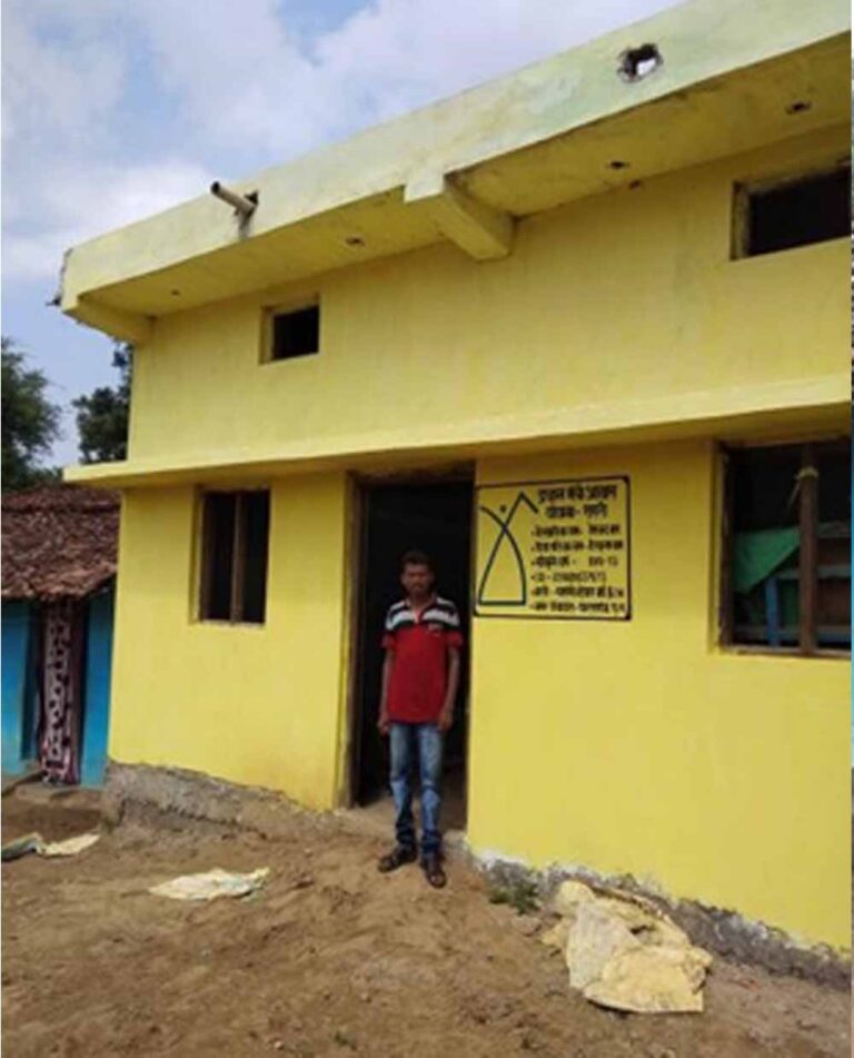 हेमचंद के परिवार को मिला प्रधानमंत्री आवास योजना में पक्का घर हेमचंद के परिवार को मिला प्रधानमंत्री आवास योजना में पक्का घर