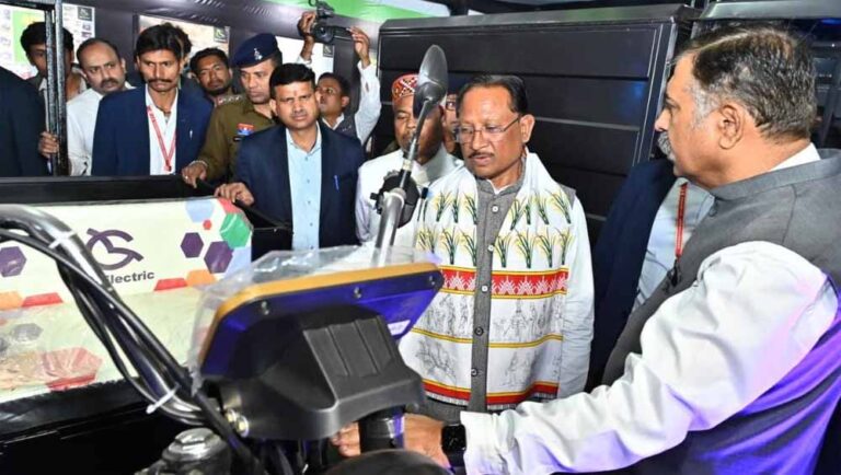 ऑटो सेक्टर को नई रफ्तार: मुख्यमंत्री विष्णु देव साय ने राडा ऑटो एक्सपो–2026 का शुभारंभ किया