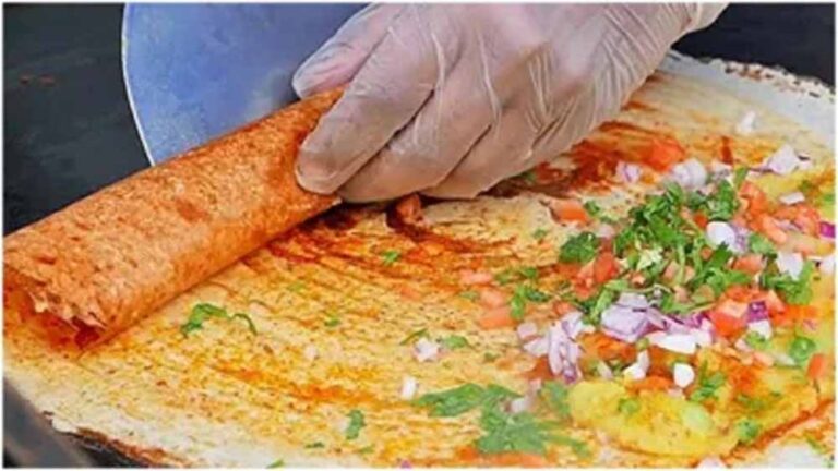 आयरन तवे को धोने के बाद सही इस्तेमाल कर डोसे को चिपकने से बचाएं आयरन तवे को धोने के बाद सही इस्तेमाल कर डोसे को चिपकने से बचाएं