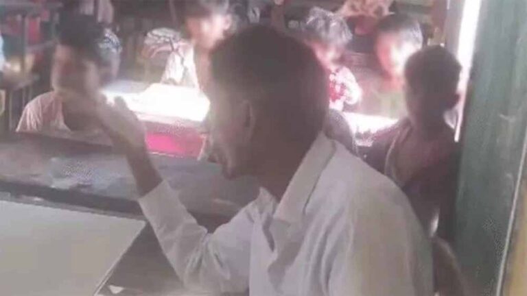 शराब के नशे में स्कूल पहुंचे टीचर, किया गया निलंबित