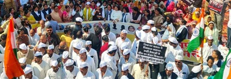 इंदौर में भागीरथपुरा कांड को लेकर कांग्रेस का शक्ति प्रदर्शन, दिग्विजय सिंह बोले– हो न्यायिक जांच