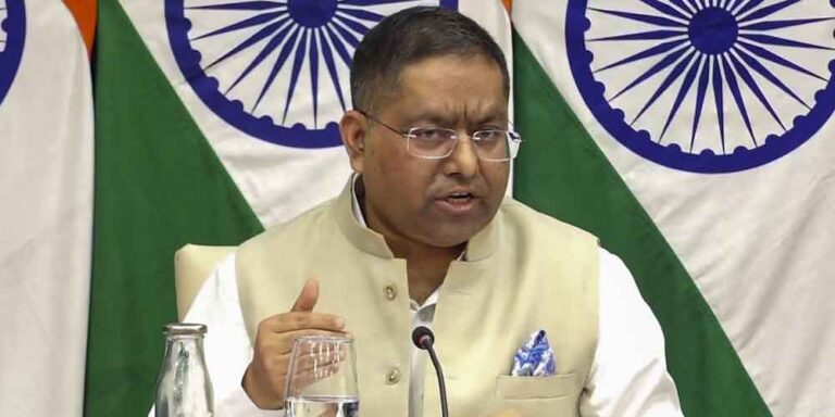 अमेरिका लगाएगा 500% टैरिफ? ट्रंप के फैसले पर भारत सरकार ने दिया सख्त जवाब