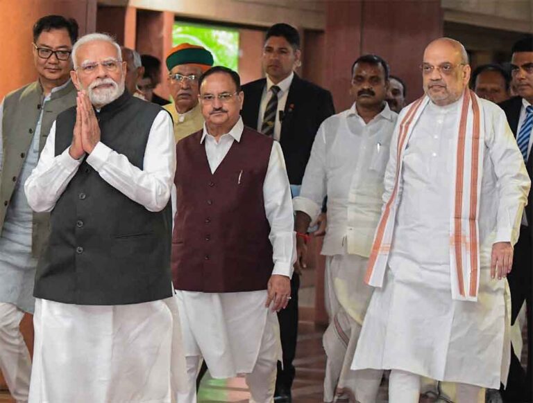 UGC के नए नियम और राजनीति का खेल: कांग्रेस नेता शंका में, BJP को फायदा दोगुना