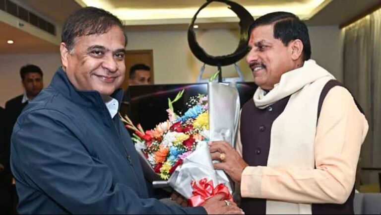 मध्यप्रदेश से असम को दिये जायेंगे एक जोड़ा टाइगर और 6 मगरमच्छ मध्यप्रदेश से असम को दिये जायेंगे एक जोड़ा टाइगर और 6 मगरमच्छ