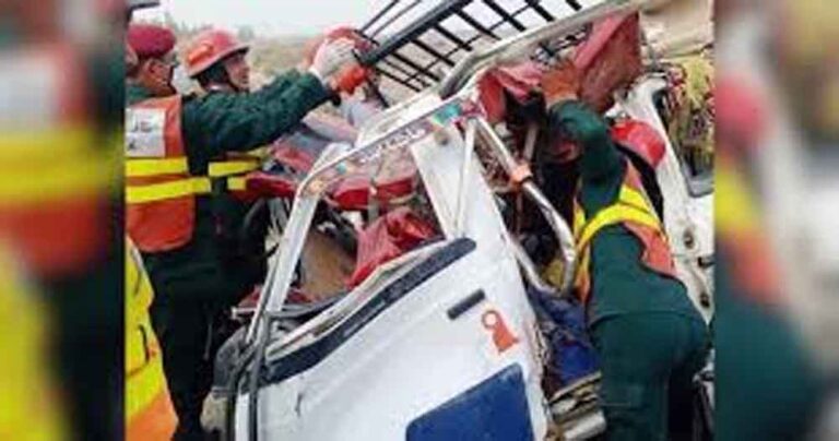 पंजाब (पाकिस्तान) में तेज रफ्तार का कहर, सड़क दुर्घटना में 3 की मौत