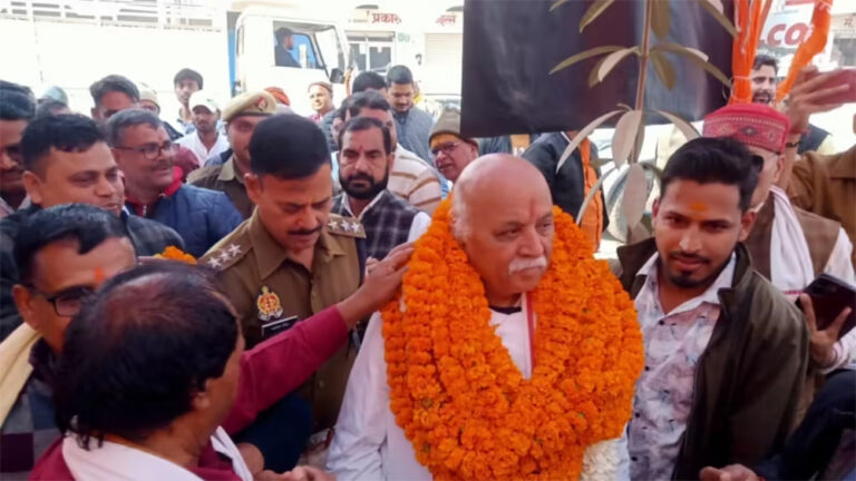 तोगड़िया का बड़ा बयान: शंकराचार्य–योगी विवाद पर बोले ‘परिवार में तकरार सामान्य’