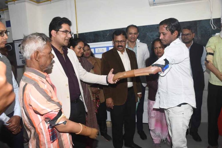 इलाज से लौटे सपने, स्वास्थ्य विभाग की सार्थक पहल ने बदली कई ज़िंदगियां