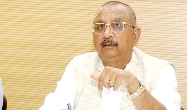 MP में गणतंत्र दिवस कार्यक्रम विवाद, विजय शाह को मुख्य अतिथि बनाने पर उठे सवाल MP में गणतंत्र दिवस कार्यक्रम विवाद, विजय शाह को मुख्य अतिथि बनाने पर उठे सवाल