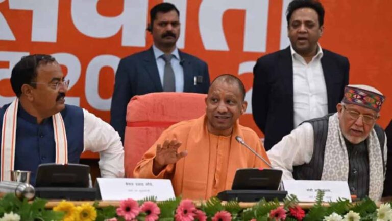 वित्त एवं संसदीय कार्यमंत्री सुरेश कुमार खन्ना ने प्रस्तुत किया वित्तीय वर्ष 2026-27 के लिए 9.12 लाख करोड़ रुपये का मेगा बजट वित्त एवं संसदीय कार्यमंत्री सुरेश कुमार खन्ना ने प्रस्तुत किया वित्तीय वर्ष 2026-27 के लिए 9.12 लाख करोड़ रुपये का मेगा बजट