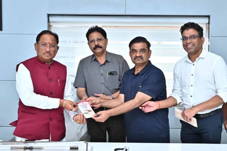 आईएमए प्रतिनिधिमंडल ने मुख्यमंत्री साय से की शिष्टाचार भेंट आईएमए प्रतिनिधिमंडल ने मुख्यमंत्री साय से की शिष्टाचार भेंट