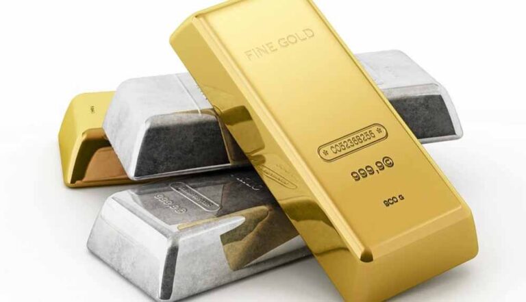 सोना और चांदी में गिरावट, चांदी ₹1.63 लाख सस्ती, सोना भी धड़ाम—5500 रुपये की गिरावट