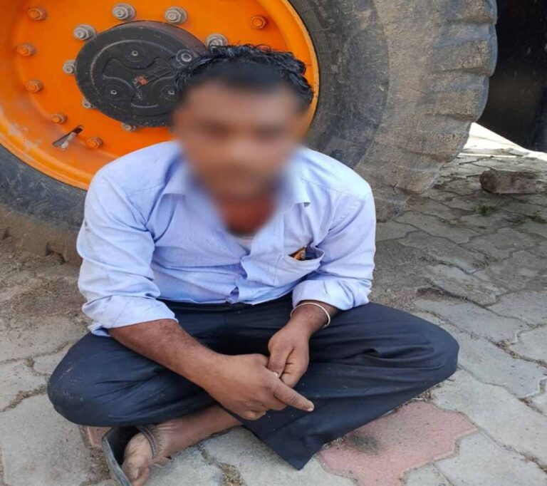 हृदयघात से बेहोश व्यक्ति को डायल-112 जवानों ने समय पर सीपीआर देकर बचाया हृदयघात से बेहोश व्यक्ति को डायल-112 जवानों ने समय पर सीपीआर देकर बचाया