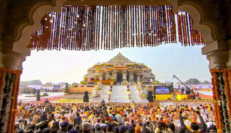 राम मंदिर प्राण प्रतिष्ठा के बाद अयोध्या की अर्थव्यवस्था में रिकॉर्ड उछाल राम मंदिर प्राण प्रतिष्ठा के बाद अयोध्या की अर्थव्यवस्था में रिकॉर्ड उछाल