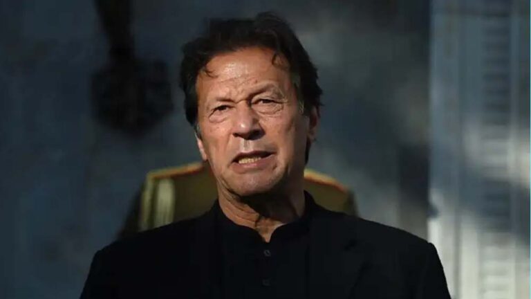 आंखों के इलाज के लिए अस्पताल में शिफ्ट होंगे इमरान खान, राहत की खबर के साथ परिवार से मुलाकात की संभावना आंखों के इलाज के लिए अस्पताल में शिफ्ट होंगे इमरान खान, राहत की खबर के साथ परिवार से मुलाकात की संभावना