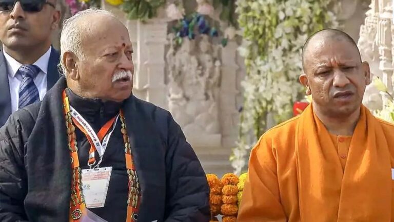 यूपी की सियासत गरम: मोहन भागवत से मिले दोनों डिप्टी CM, 2027 चुनाव की रणनीति पर चर्चा?