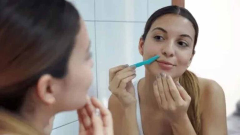 चेहरे पर रेज़र चलाना पड़ सकता है भारी: ये 5 आम भूलें स्किन को कर देती हैं खराब