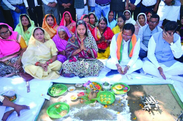 क्षेत्र को मिली विकास की सौगात: 18.38 करोड़ के कार्यों का भूमिपूजन, मंत्री लक्ष्मी राजवाड़े रहीं उपस्थित