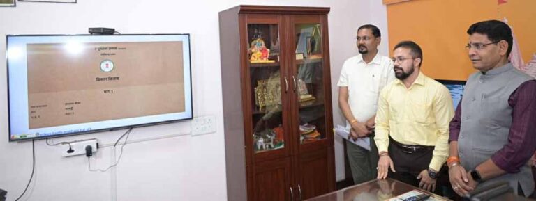 डिजिटल किसान किताब और ऋण पुस्तिका का राजस्व मंत्री टंक राम वर्मा ने किया शुभारंभ