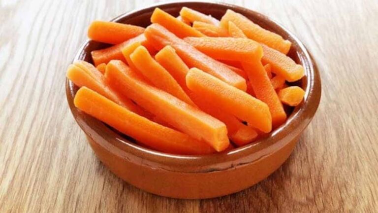 ठंड के मौसम में गाजर है सेहत का खजाना, मिलते हैं कई जबरदस्त लाभ