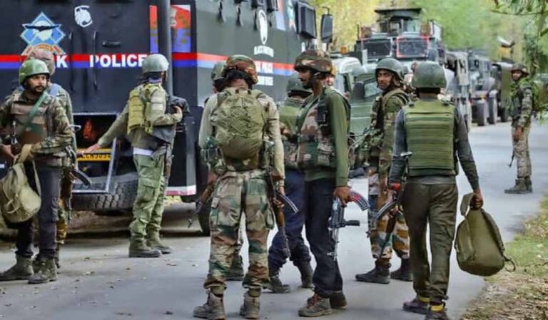 जम्मू-कश्मीर के किश्तवाड़ में भीषण मुठभेड़, जैश का बड़ा आतंकी ढेर जम्मू-कश्मीर के किश्तवाड़ में भीषण मुठभेड़, जैश का बड़ा आतंकी ढेर