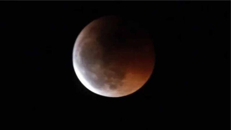 चंद्र ग्रहण के दौरान इन बातों का रखें खास ध्यान, भूलकर भी न करें ये काम