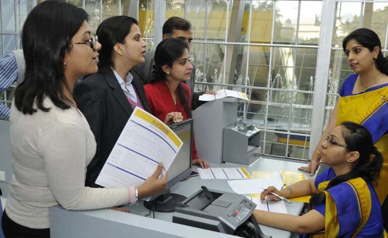 मध्य प्रदेश में सरकारी नौकरी में महिलाओं की हिस्सेदारी 3 साल में ढाई फीसदी बढ़ी, आधी दुनिया की ताकत में इजाफा मध्य प्रदेश में सरकारी नौकरी में महिलाओं की हिस्सेदारी 3 साल में ढाई फीसदी बढ़ी, आधी दुनिया की ताकत में इजाफा