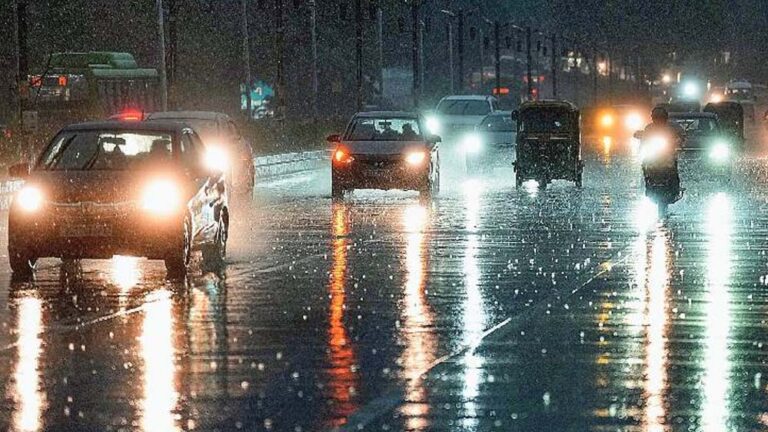 भोपाल में आसमान साफ, लेकिन एमपी के 5 जिलों में बारिश की चेतावनी भोपाल में आसमान साफ, लेकिन एमपी के 5 जिलों में बारिश की चेतावनी