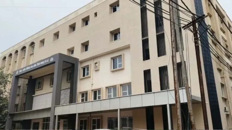 छतरपुर का हाईटेक अस्पताल, 32.50 करोड़ में बनेगा, केंद्रीय AC के साथ मिलेगा बेहतर इलाज छतरपुर का हाईटेक अस्पताल, 32.50 करोड़ में बनेगा, केंद्रीय AC के साथ मिलेगा बेहतर इलाज