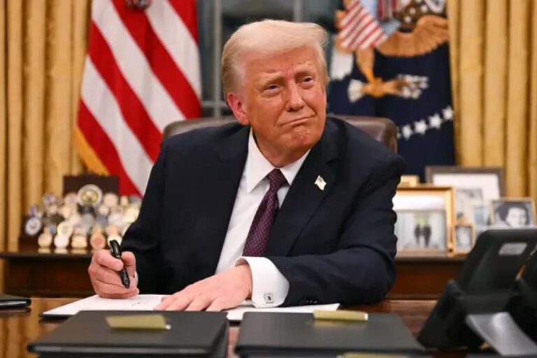 राष्ट्रपति ट्रंप का बयान- इनकम टैक्स के बदले टैरिफ आ रहा है, विदेशी कर रहे हैं भुगतान