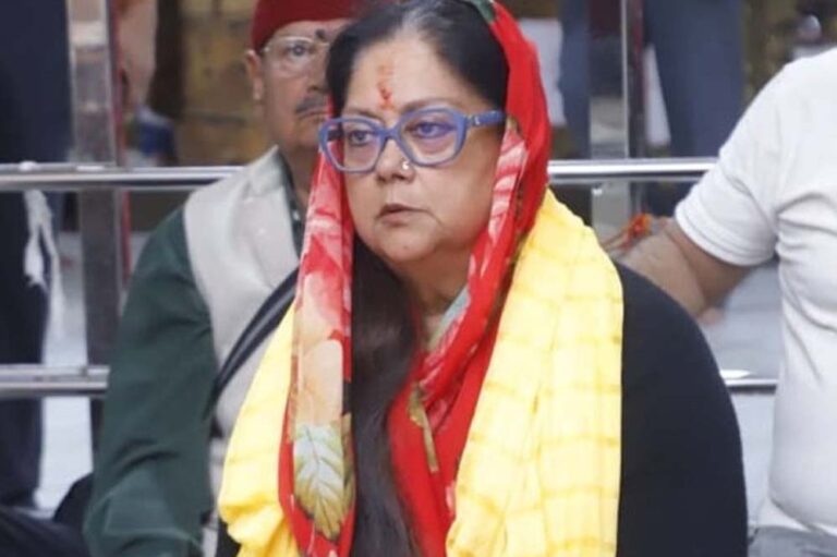 वसुंधरा राजे सिंधिया ने महाकाल मंदिर में नंदी हाल से किए दर्शन, लिया आशीर्वाद