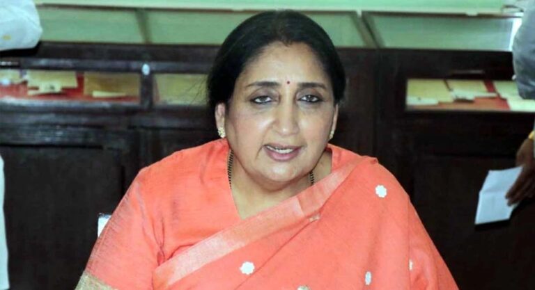 NCP में नई सियासी चाल, अजित पवार खेमे ने सुनेत्रा पवार पर लगाया दांव